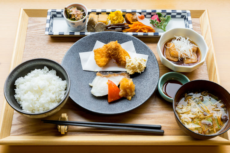 割烹きたざわでランチにボウズギンポ三昧定食 はいしゃの食べ歩き