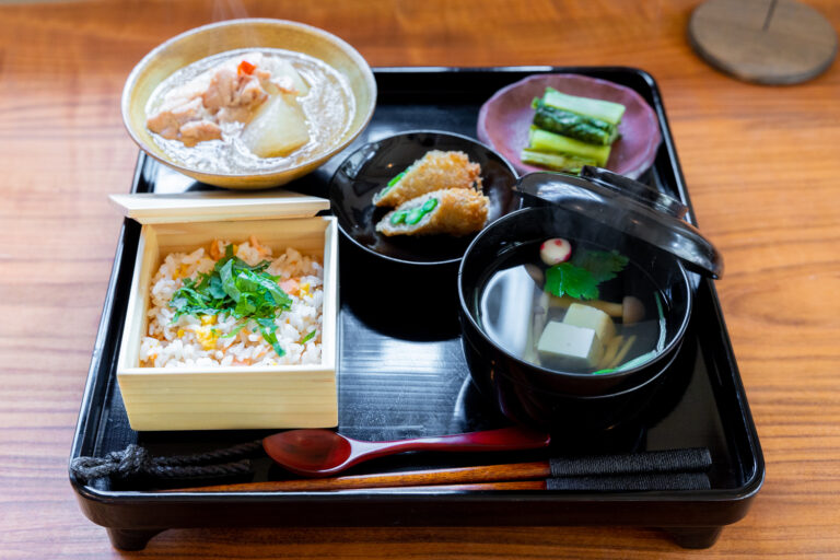 茶日居 チャッピー でランチに本日のお得なセットメニューを食べてみた はいしゃの食べ歩き