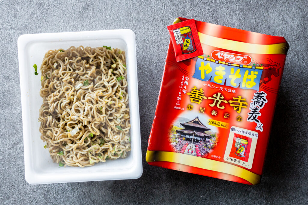 ペヤング 善光寺御開帳記念 蕎麦風やきそばを買って食べてみた│はいしゃの食べ歩き